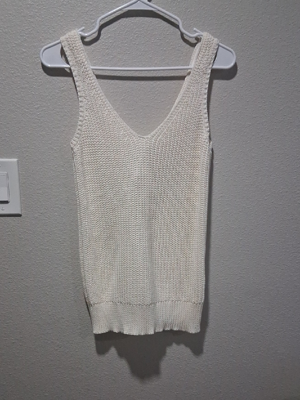 Evereve Cream Knit V-Neck Tank 100% Cotton